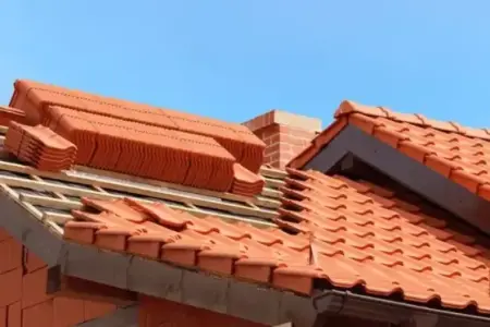 Pose et rénovation de toiture en tuiles à Saint-Laurent-d'Arce